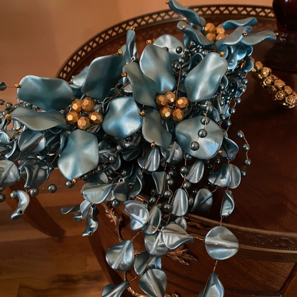 BOUQUET OF FLOWERS NEW HANDMADE DECORATIVE Artificial BEADED flowers for Decor - Picture 3 of 5